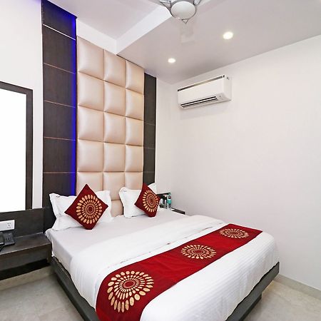 ניו דלהי Oyo 11593 Hotel Aman Guest House מראה חיצוני תמונה