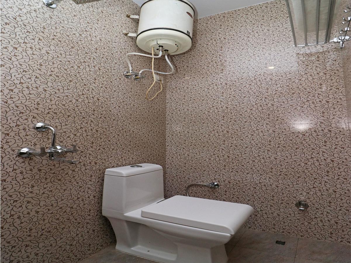 ניו דלהי Oyo 11593 Hotel Aman Guest House מראה חיצוני תמונה