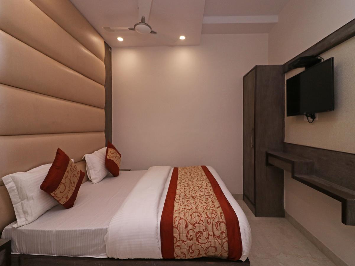 ניו דלהי Oyo 11593 Hotel Aman Guest House מראה חיצוני תמונה