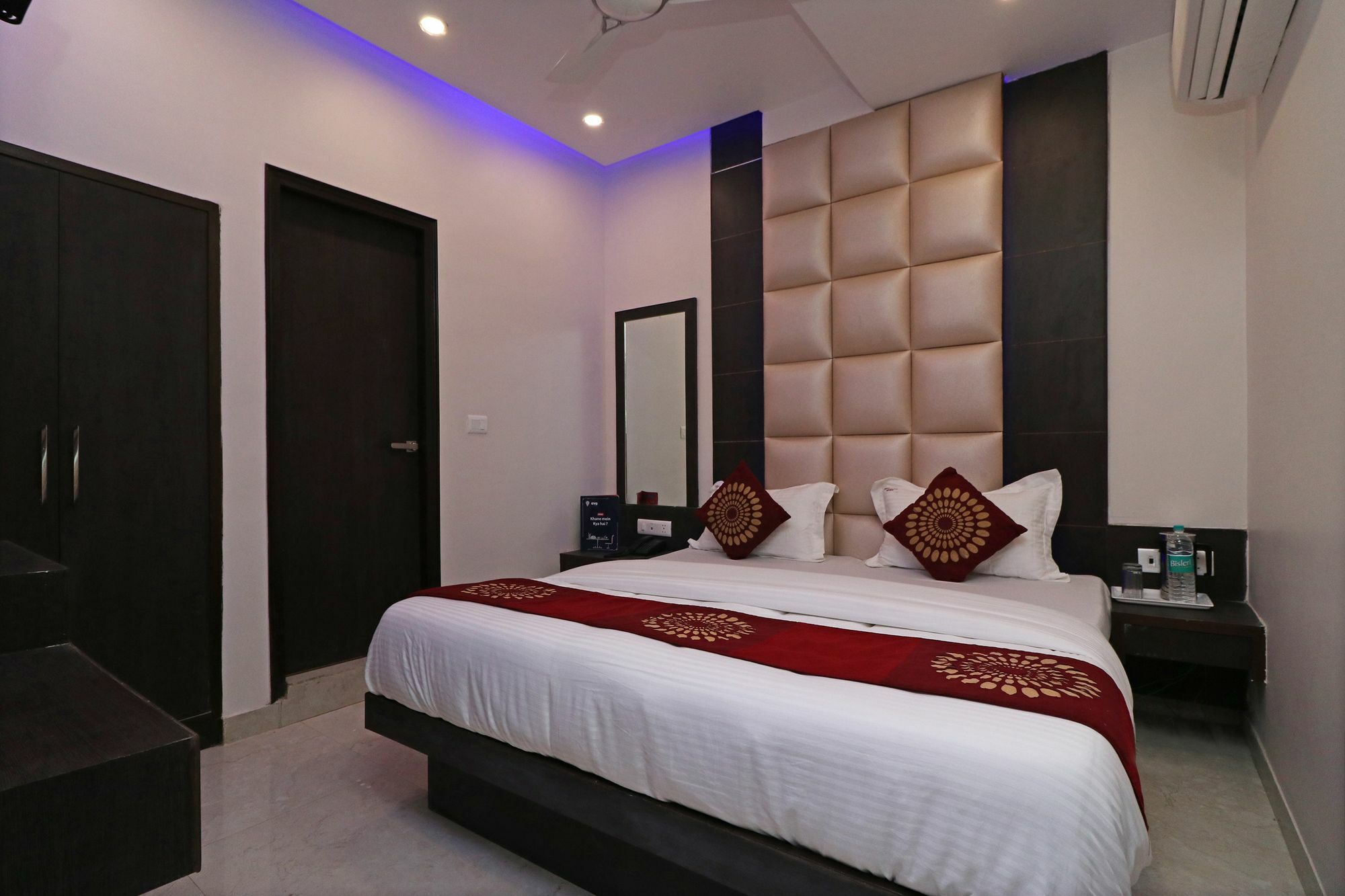 ניו דלהי Oyo 11593 Hotel Aman Guest House מראה חיצוני תמונה